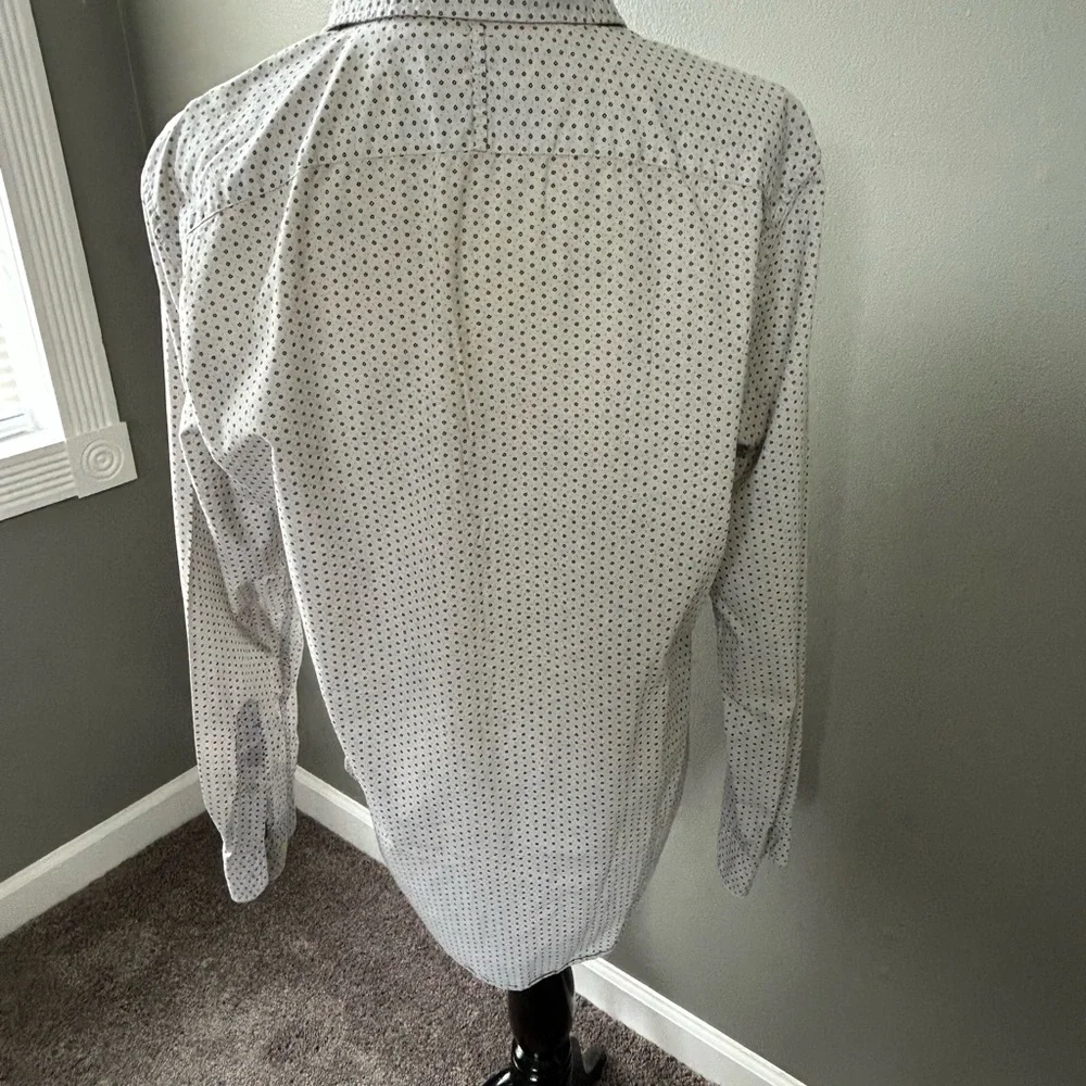 Banana republic men’s size large, long sleeve, Grant, fit button down‎ shirt,
